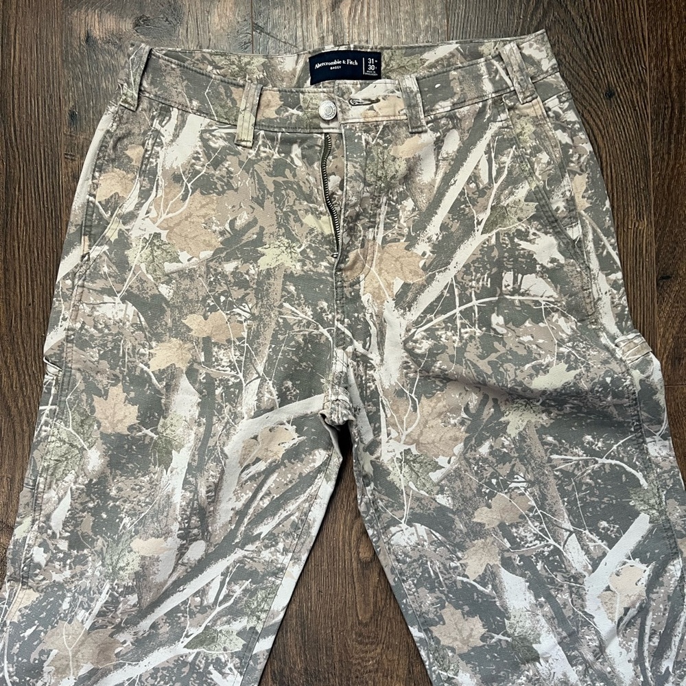 Abercrombie & Fitch Green and Brown Cargo Pants